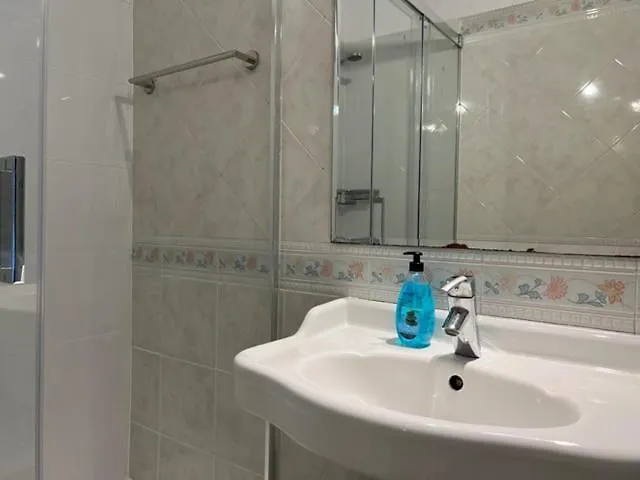 New Aqueduct View Romantic Apartment In Campolide - 2B Lisbon